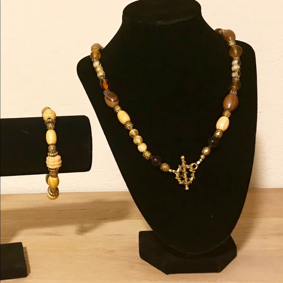 Jewelry - Beautiful Glass Beaded Necklace and Bracelet
